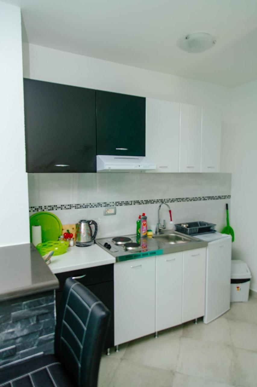 Apartmani Mozaici Risan Eksteriør billede